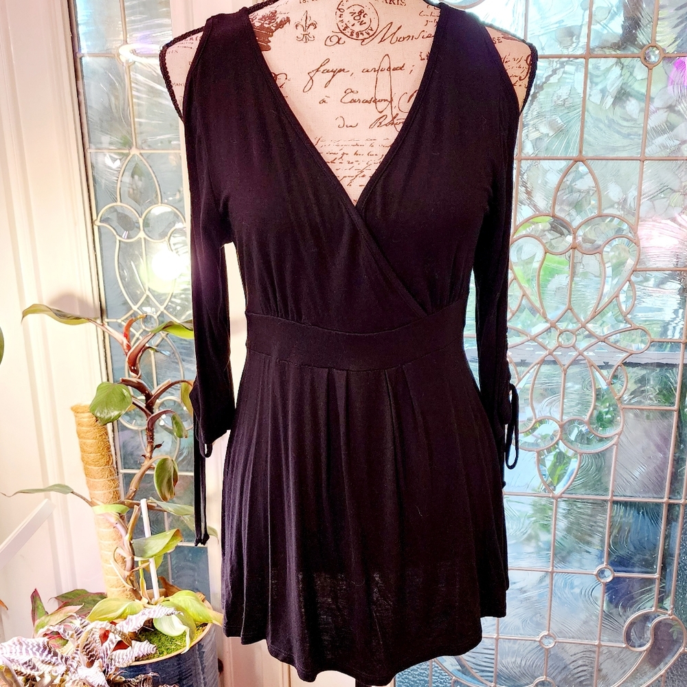 Boston Proper Black Cold-Shoulder Top S